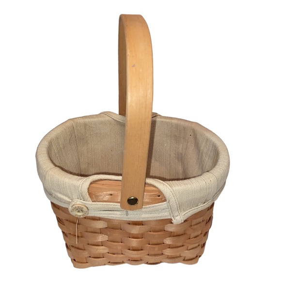 Vintage Accents Taskets Vintage Woven Basket With Liner And Handle